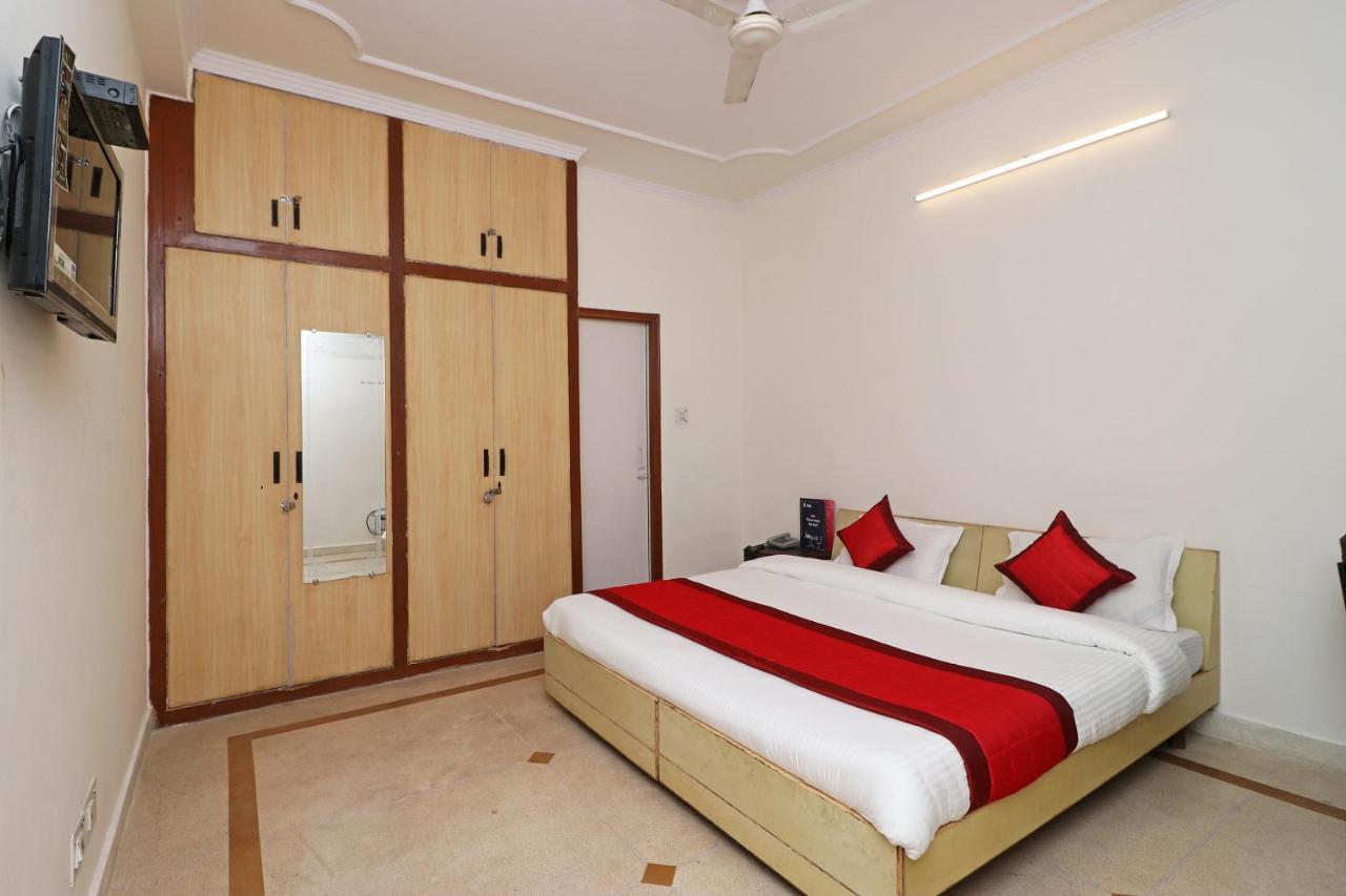 Oyo 11452 Golden Castle Lodge Indirapuram Εξωτερικό φωτογραφία