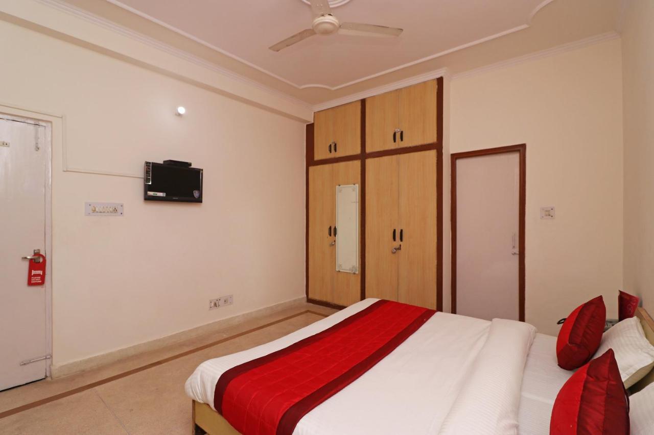 Oyo 11452 Golden Castle Lodge Indirapuram Εξωτερικό φωτογραφία