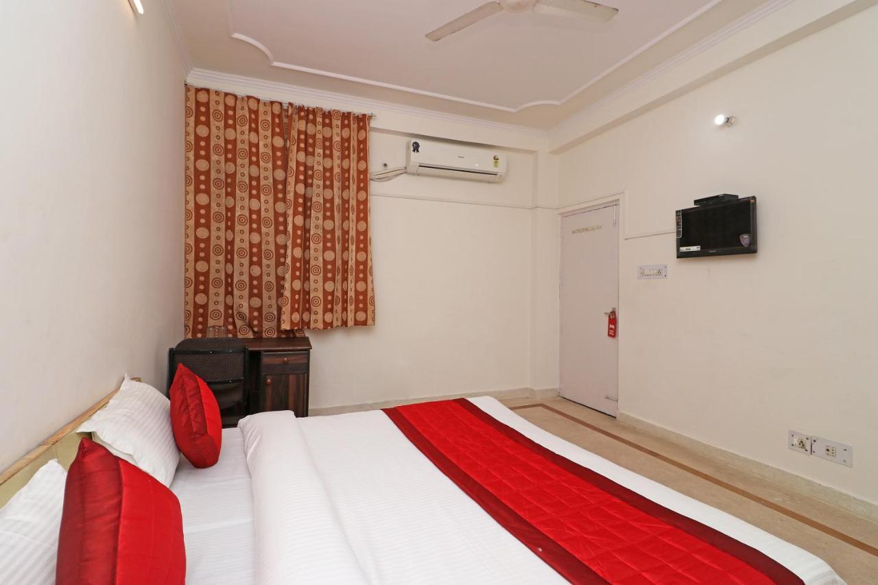 Oyo 11452 Golden Castle Lodge Indirapuram Εξωτερικό φωτογραφία