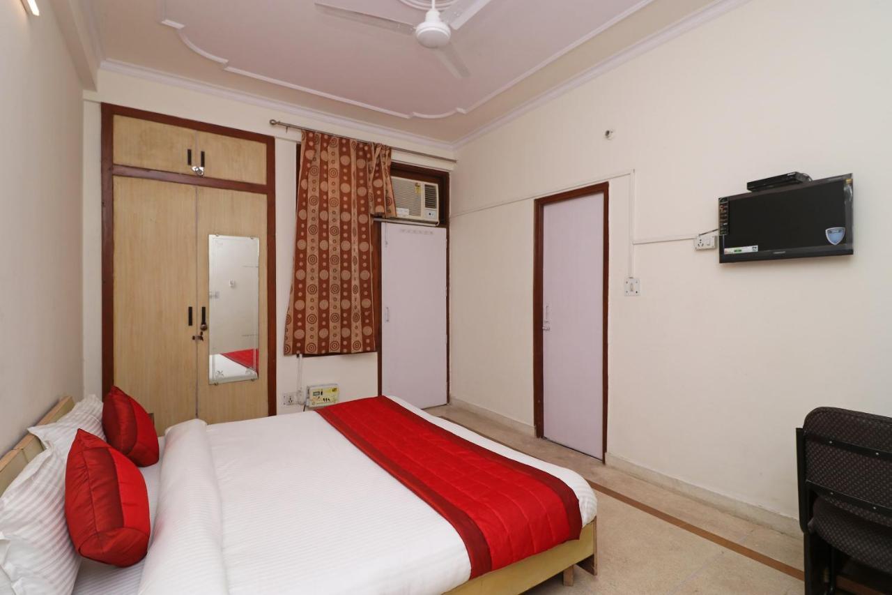 Oyo 11452 Golden Castle Lodge Indirapuram Εξωτερικό φωτογραφία