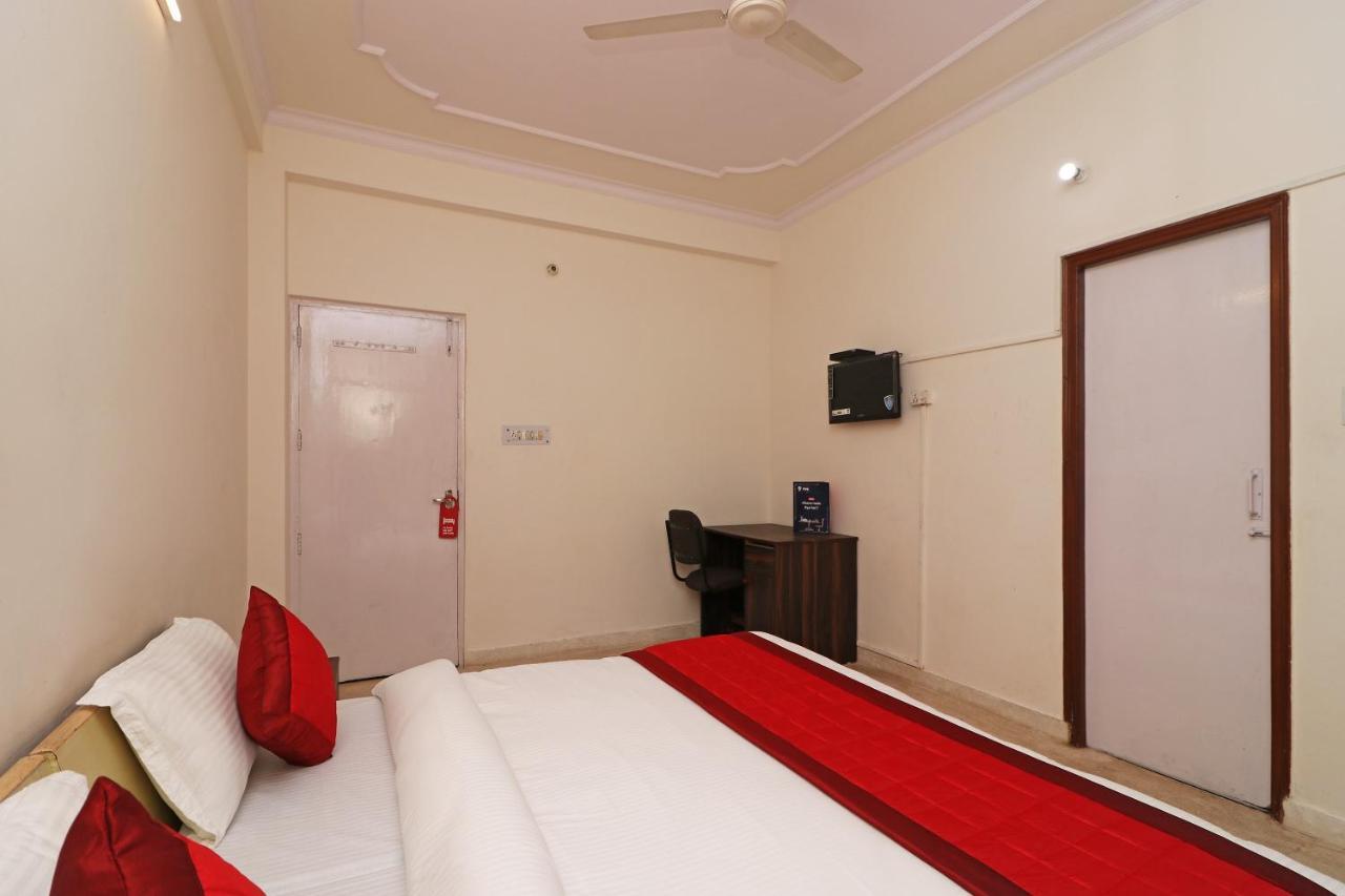 Oyo 11452 Golden Castle Lodge Indirapuram Εξωτερικό φωτογραφία