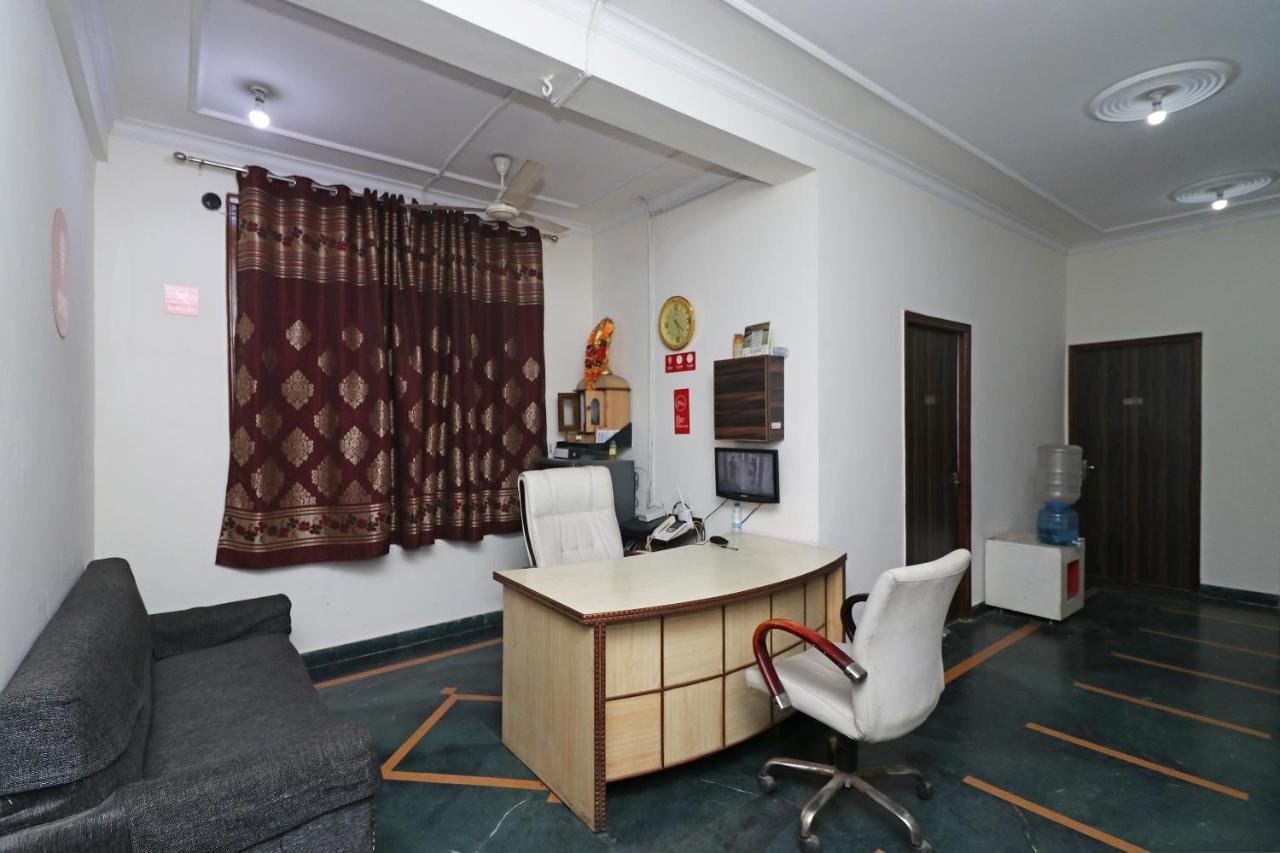 Oyo 11452 Golden Castle Lodge Indirapuram Εξωτερικό φωτογραφία