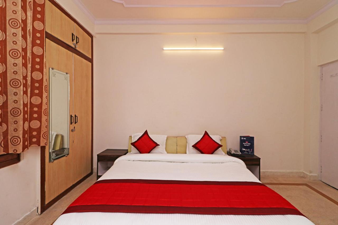 Oyo 11452 Golden Castle Lodge Indirapuram Εξωτερικό φωτογραφία